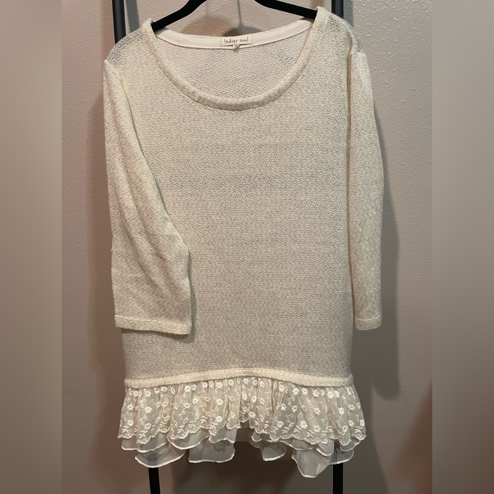Indigo Soul Cream & Gold Knit Top W/Lace Hem